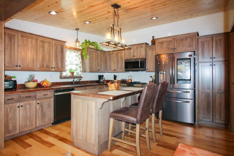 Maple Stained Rustic Mountain