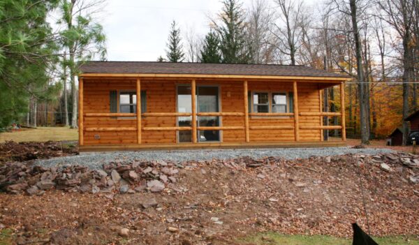 Lincoln Cabin | Attractive Small Log Cabins| 2 Bedroom Cabin